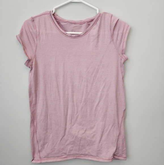 Lululemon Women's Short Sleeve Pink T- Shirt. Measurements in pictures - Picture 1 of 9